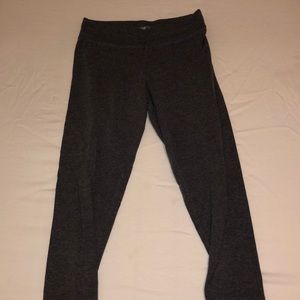 grey 3/4 garage leggings